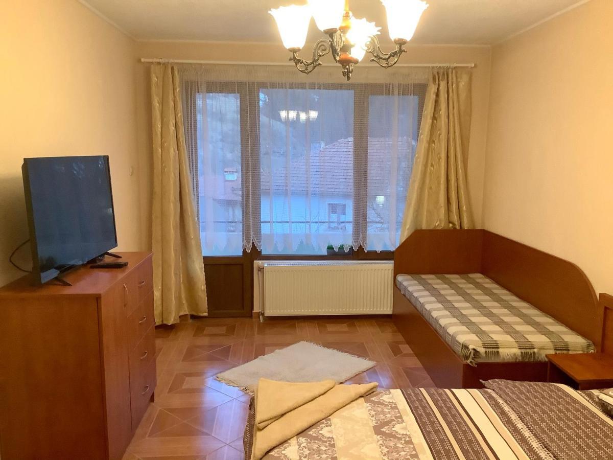 Apartment приключение в *