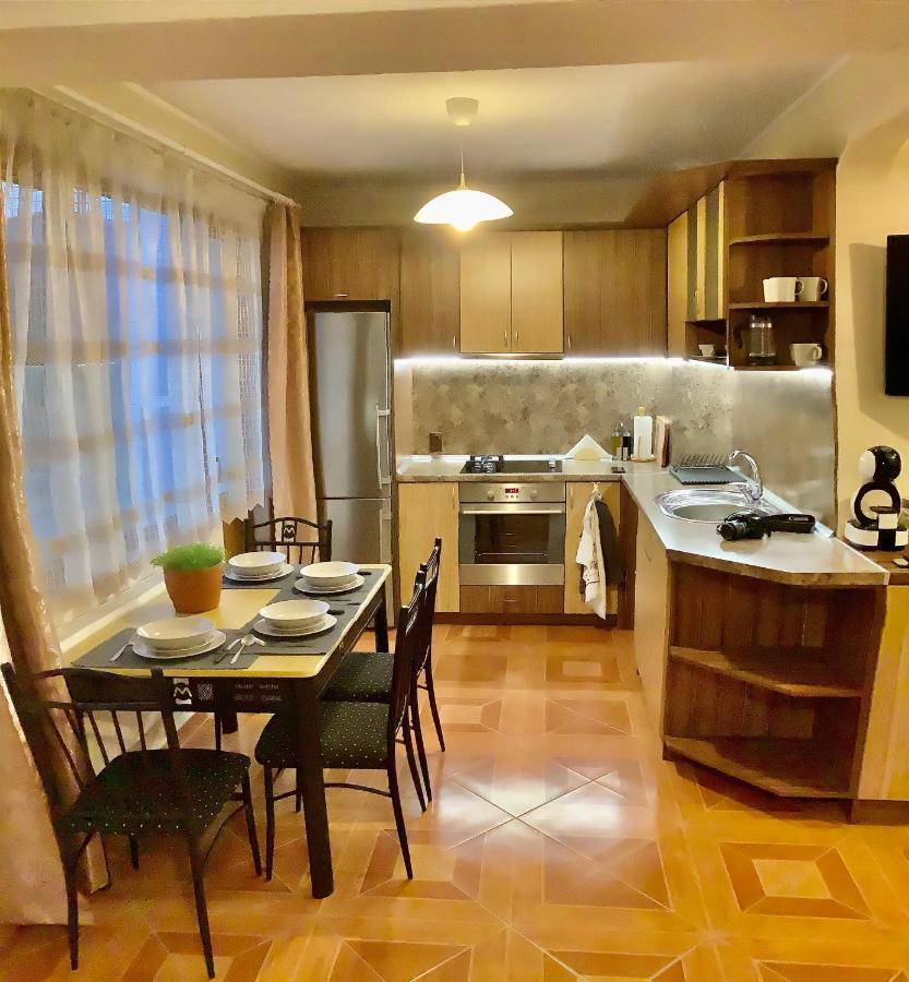Apartment приключение в *